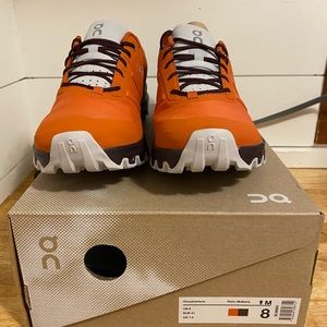 New Men’s Venture Size 8 - Trail Running & Hiking